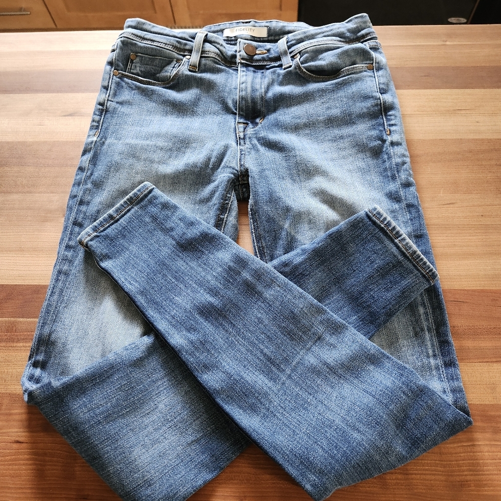 Fidelity Denim Women's Classic Blue Jeans. Size 26. - Picture 5 of 14